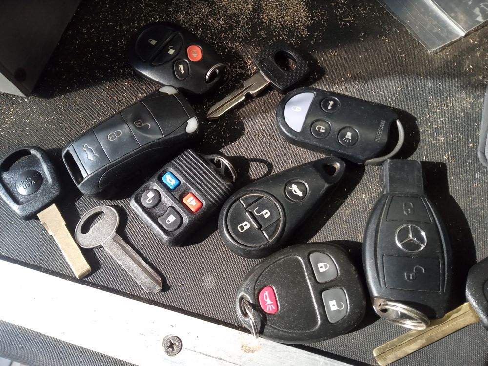 Transponder smart auto keys and remotes